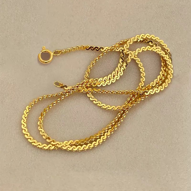 S shaped  chain